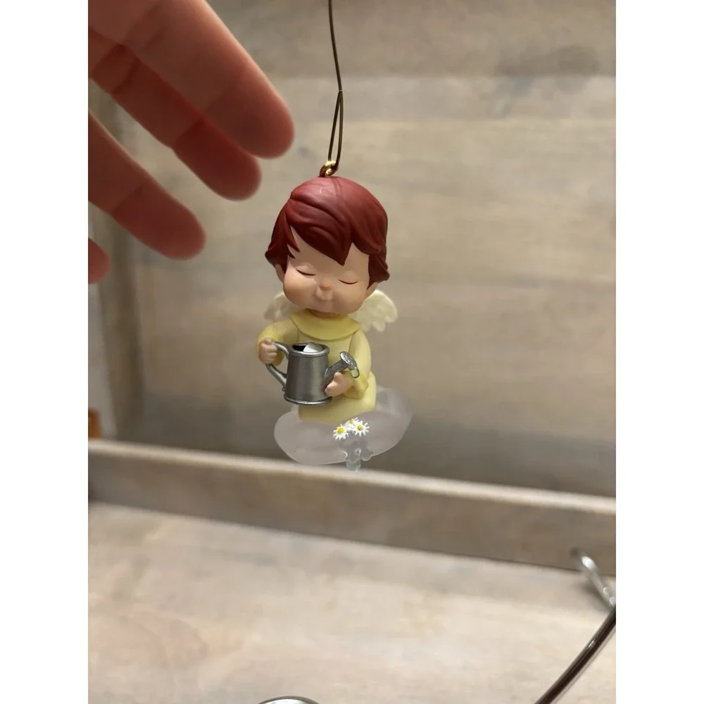 HALLMARK 1997 DAISY MARY'S ANGELS CHRISTMAS TREE KEEPSAKE ORNAMENT #10 IN SERIES